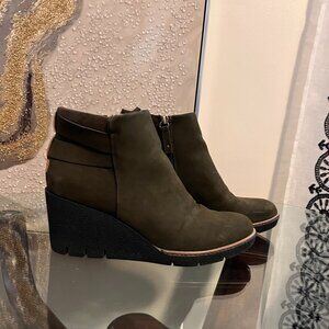 Dr. Scholl’s Wedge Ankle Boots Green Size 8 Chunky Platform Comfort